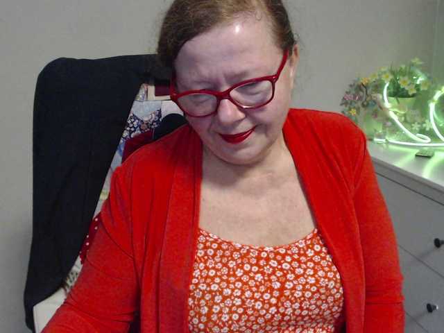 flirty-adele webcam bongacams model stream image