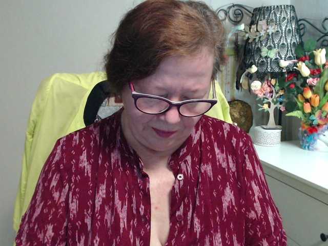 flirty-adele's BongaCams show and profile