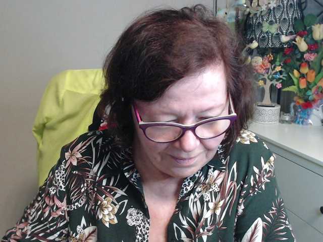 flirty-adele's BongaCams show and profile