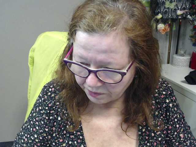 flirty-adele's BongaCams show and profile