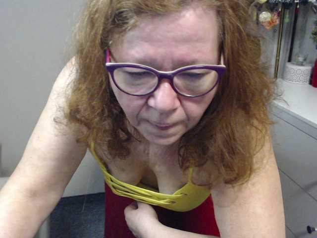 flirty-adele's BongaCams show and profile