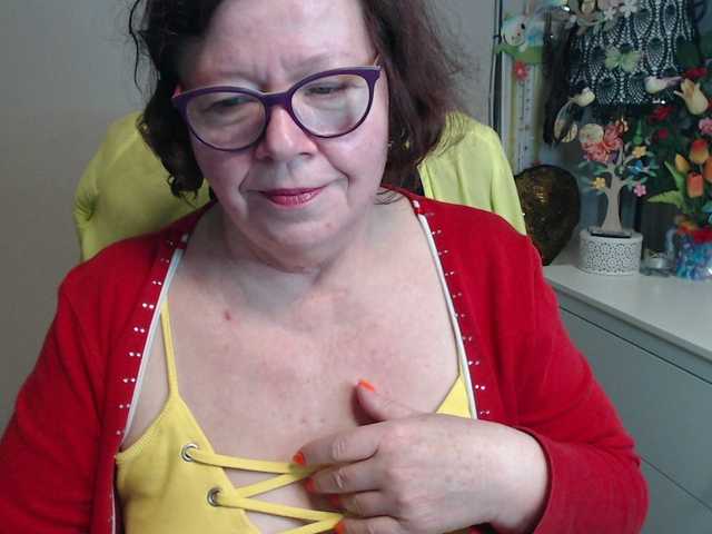 flirty-adele's BongaCams show and profile