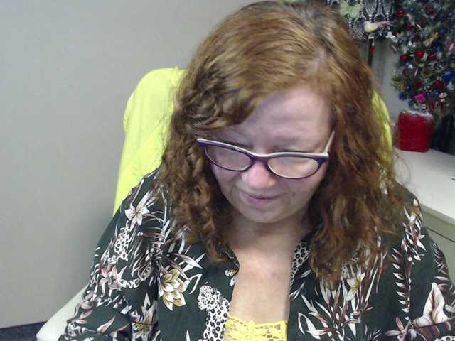 flirty-adele webcam bongacams model stream image