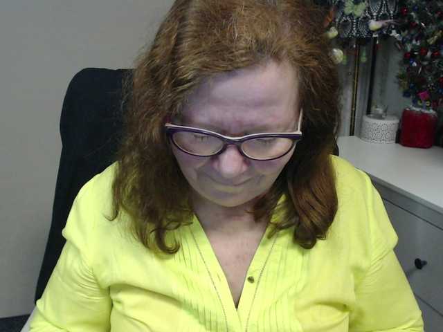 flirty-adele webcam bongacams model stream image