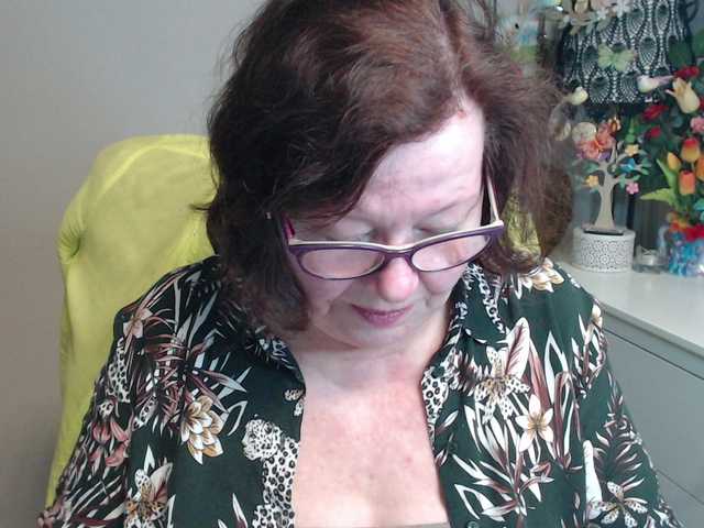 flirty-adele's BongaCams show and profile