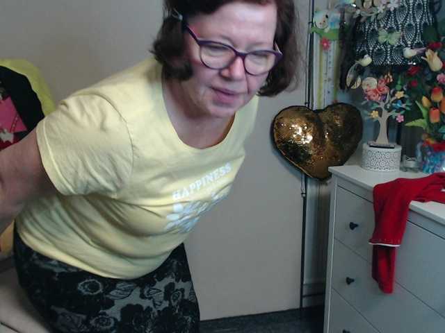 flirty-adele's BongaCams show and profile