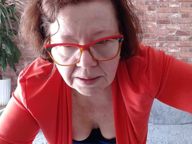 flirty-adele's BongaCams show and profile