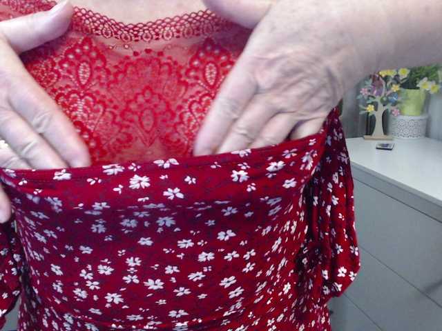 flirty-adele webcam bongacams model stream image