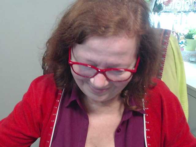 flirty-adele webcam bongacams model stream image