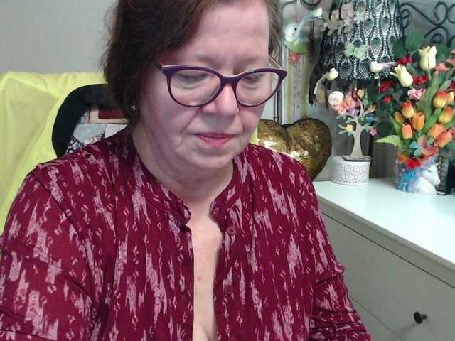 flirty-adele's BongaCams show and profile