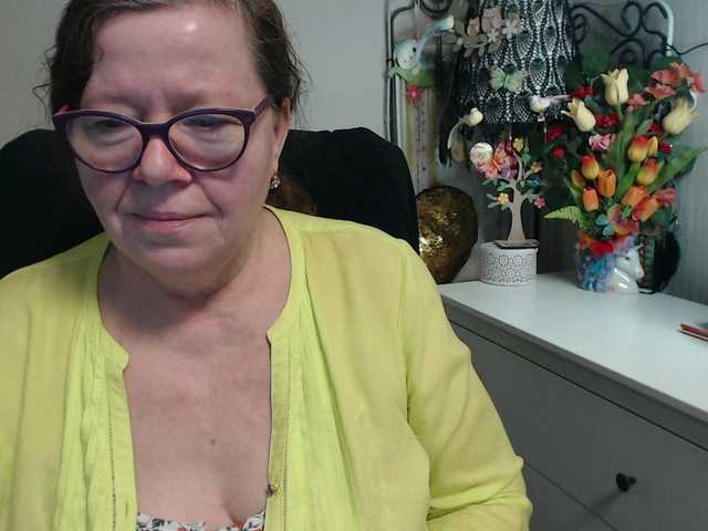 flirty-adele's BongaCams show and profile