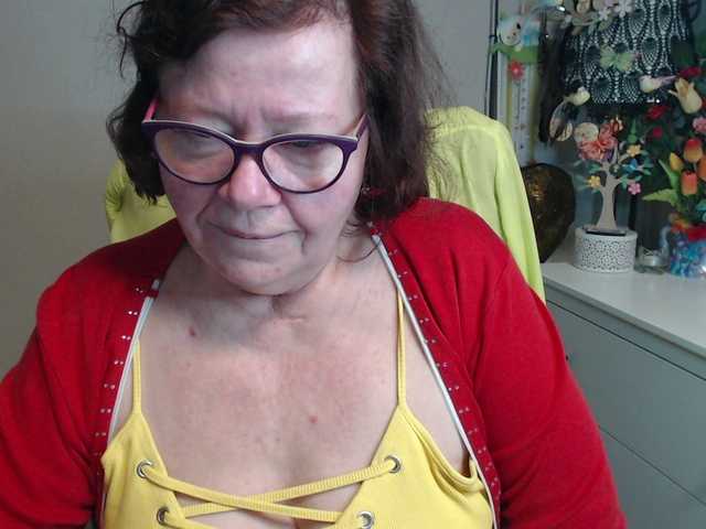 flirty-adele's BongaCams show and profile