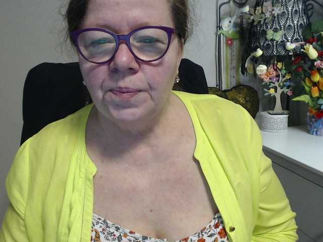 flirty-adele's BongaCams show and profile