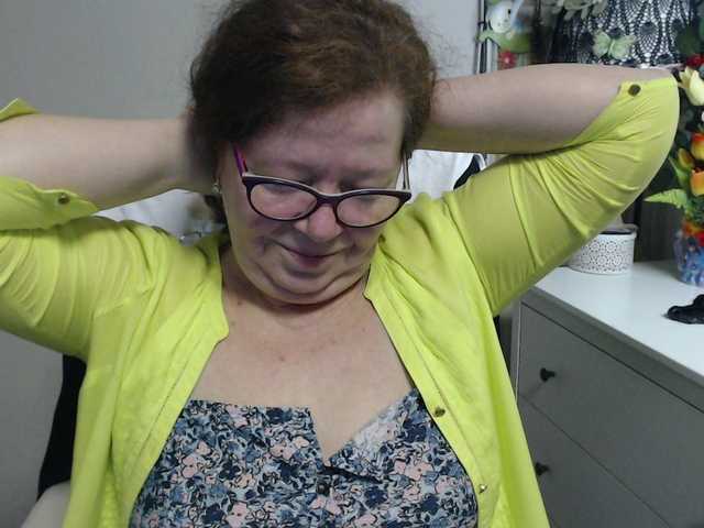 flirty-adele's BongaCams show and profile