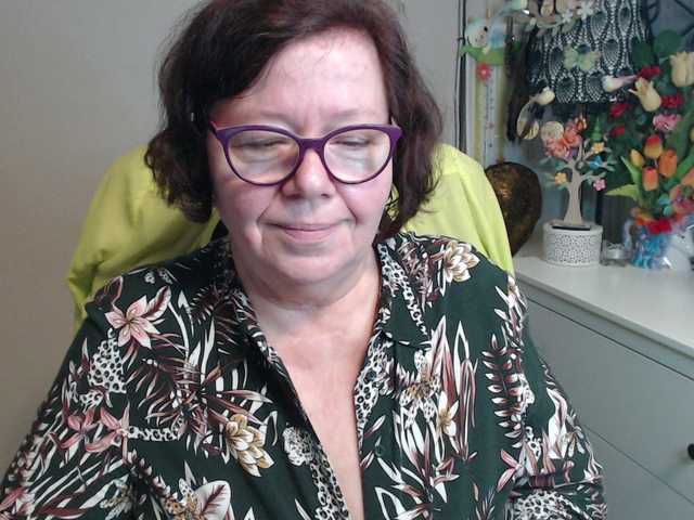 flirty-adele's BongaCams show and profile