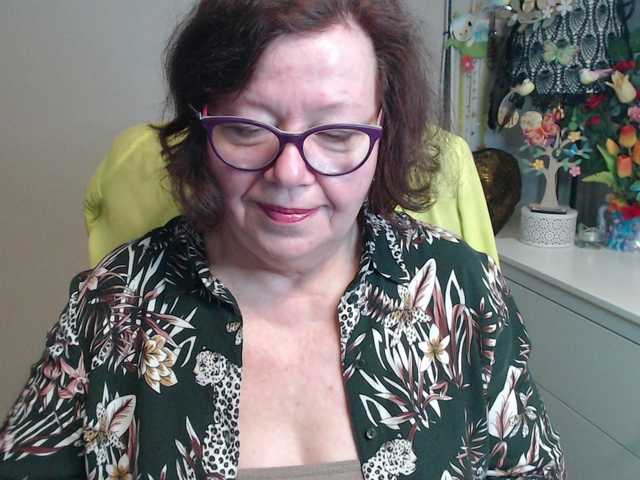 flirty-adele's BongaCams show and profile