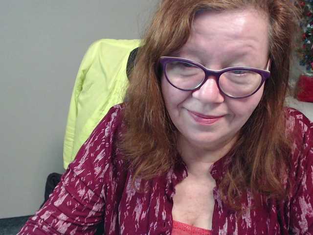 flirty-adele webcam bongacams model stream image