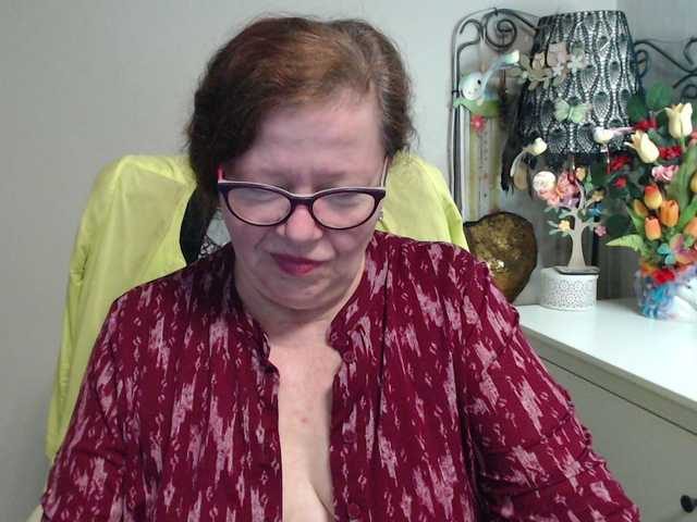 flirty-adele's BongaCams show and profile