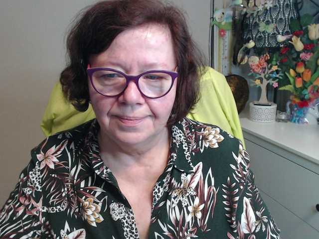 flirty-adele's BongaCams show and profile