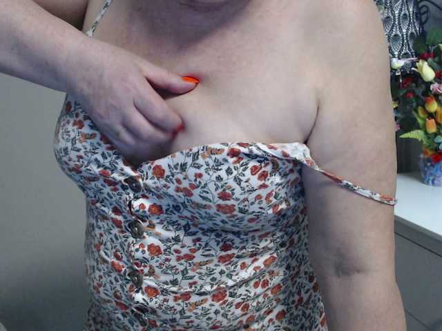 flirty-adele's BongaCams show and profile