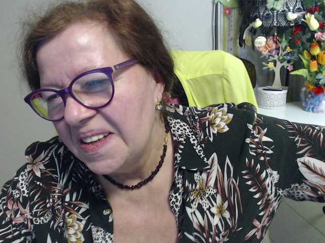 flirty-adele's BongaCams show and profile