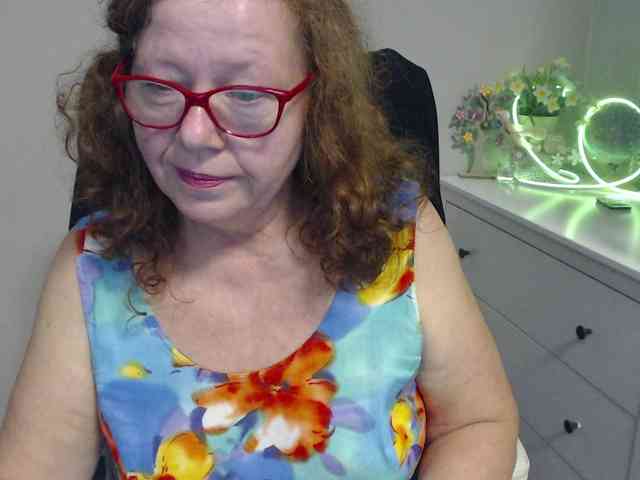 flirty-adele webcam