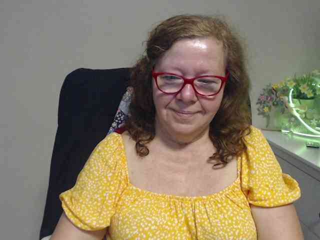 flirty-adele webcam