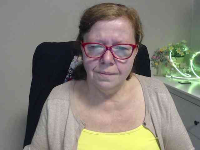 flirty-adele webcam