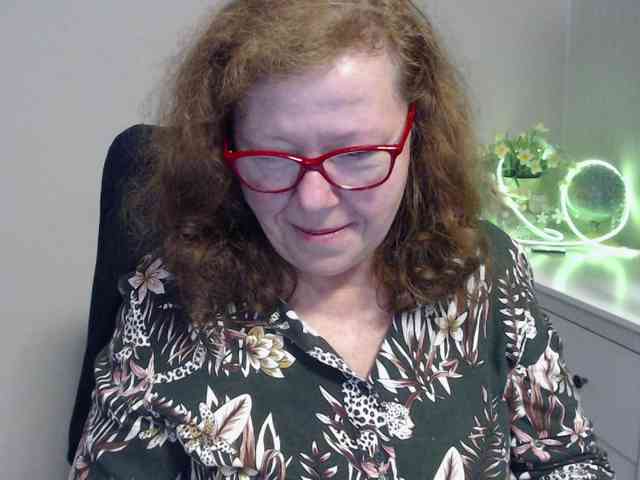 flirty-adele webcam