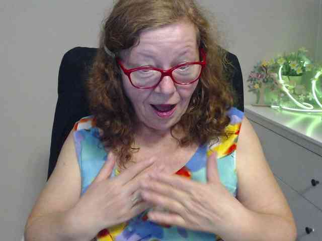 flirty-adele webcam