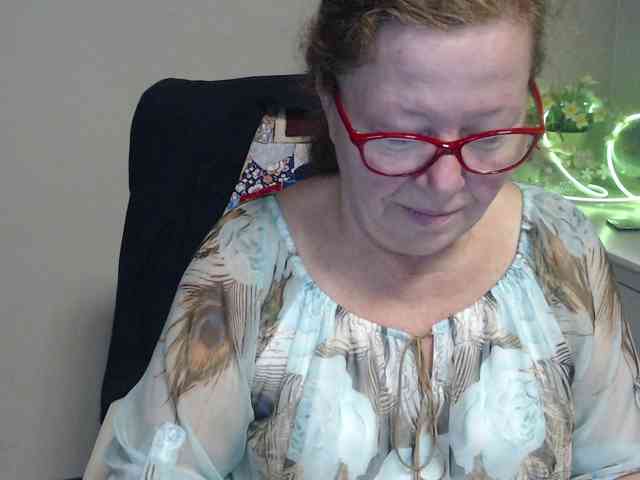 flirty-adele webcam