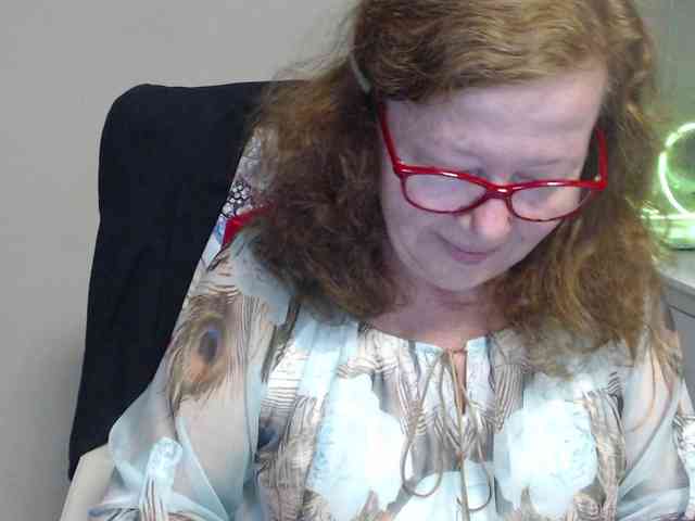 flirty-adele webcam