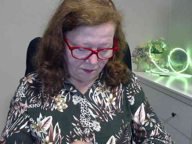 flirty-adele webcam