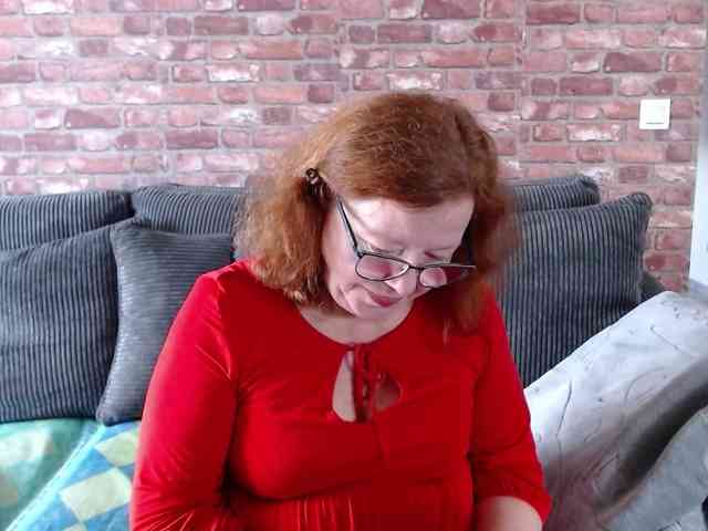 flirty-adele webcam