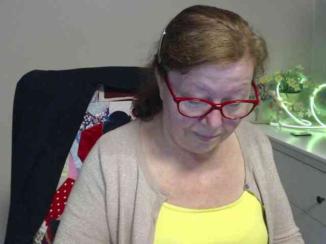 flirty-adele webcam