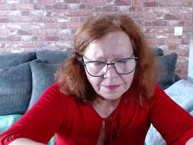 flirty-adele webcam