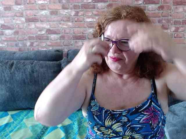 flirty-adele webcam
