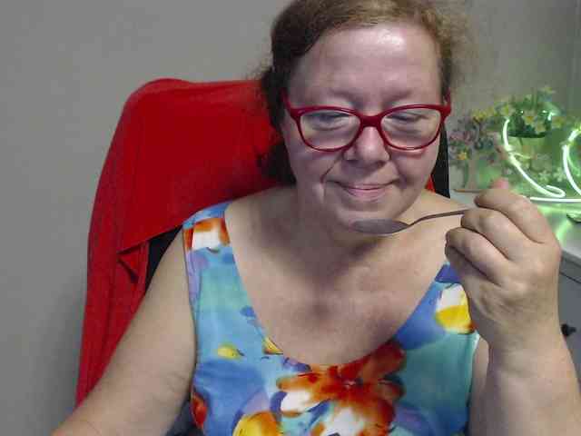 flirty-adele webcam