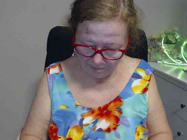 flirty-adele webcam