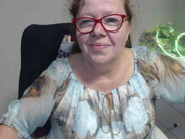 flirty-adele webcam
