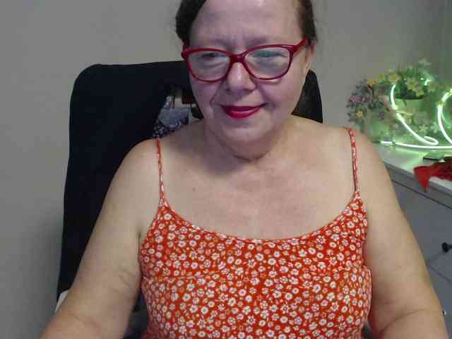 flirty-adele webcam