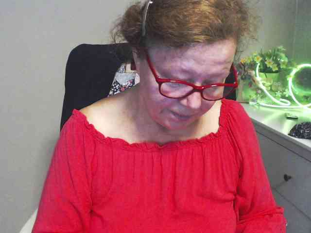 flirty-adele webcam