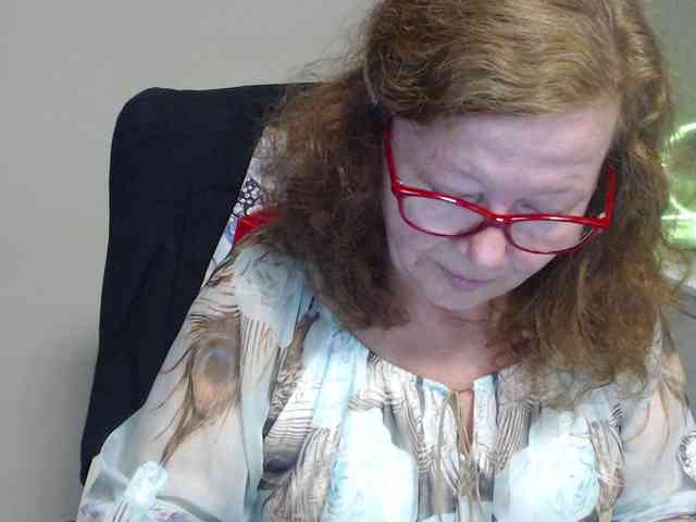 flirty-adele webcam