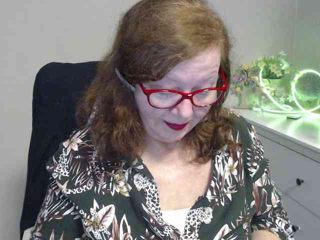 flirty-adele webcam