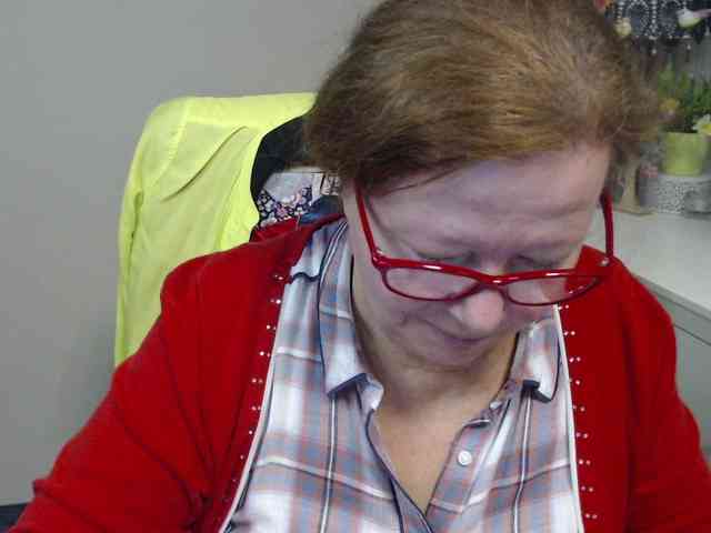 flirty-adele webcam