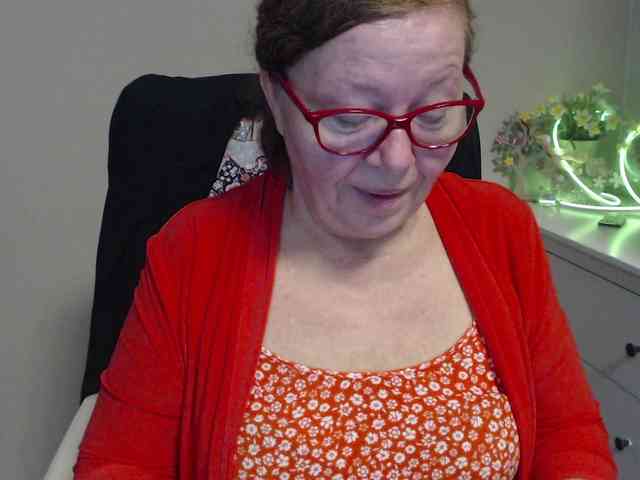flirty-adele webcam