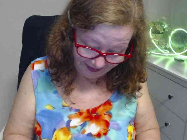 flirty-adele webcam