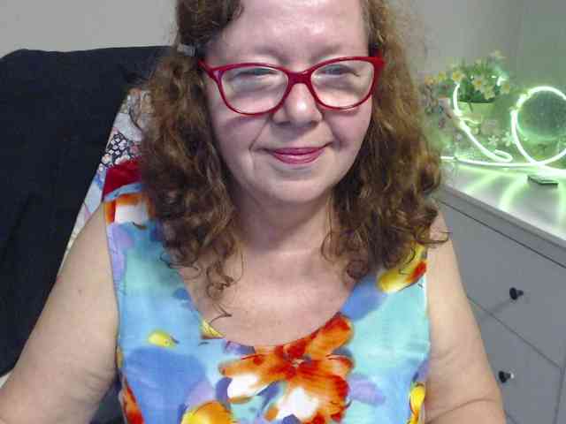 flirty-adele webcam