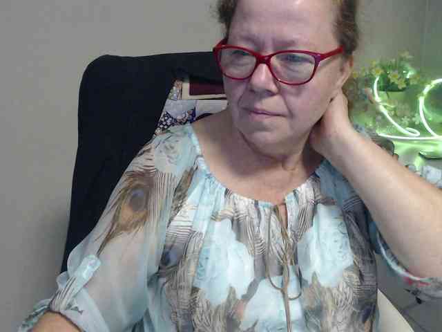 flirty-adele webcam