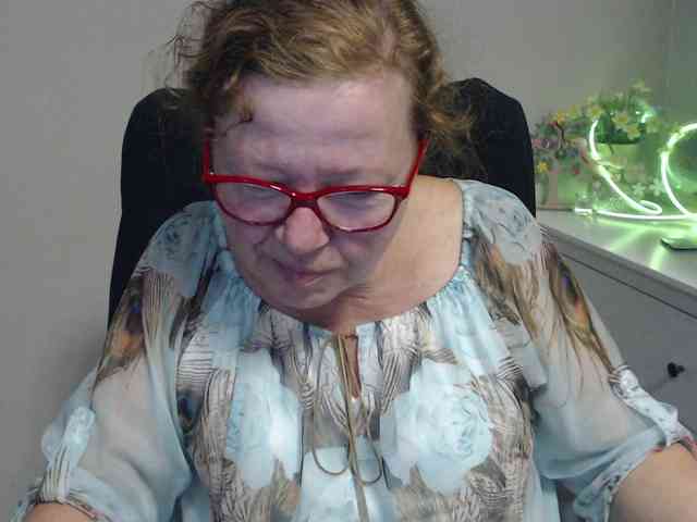 flirty-adele webcam